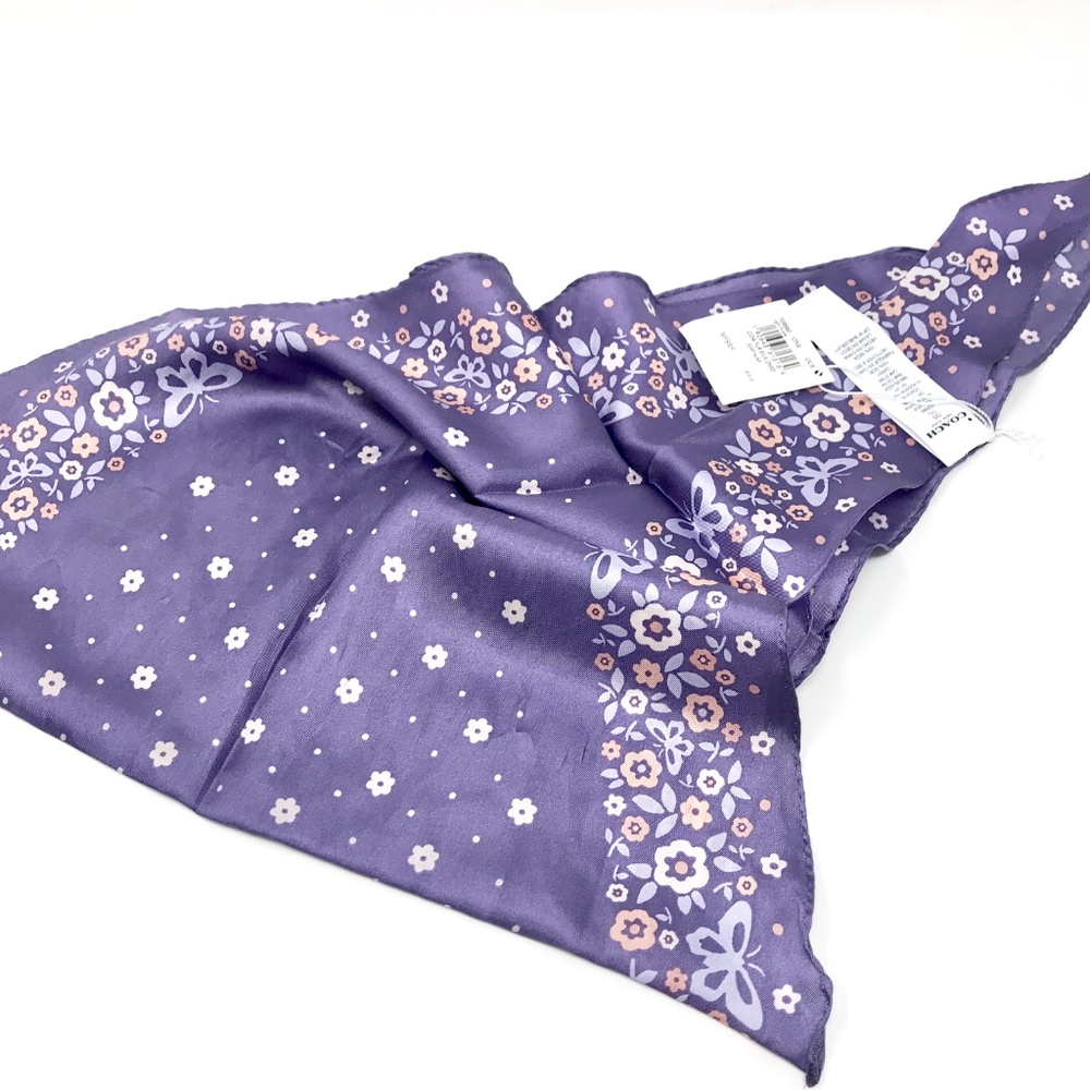 COACH Floral Print Silk Diamond Scarf NWT - Picture 3 of 6